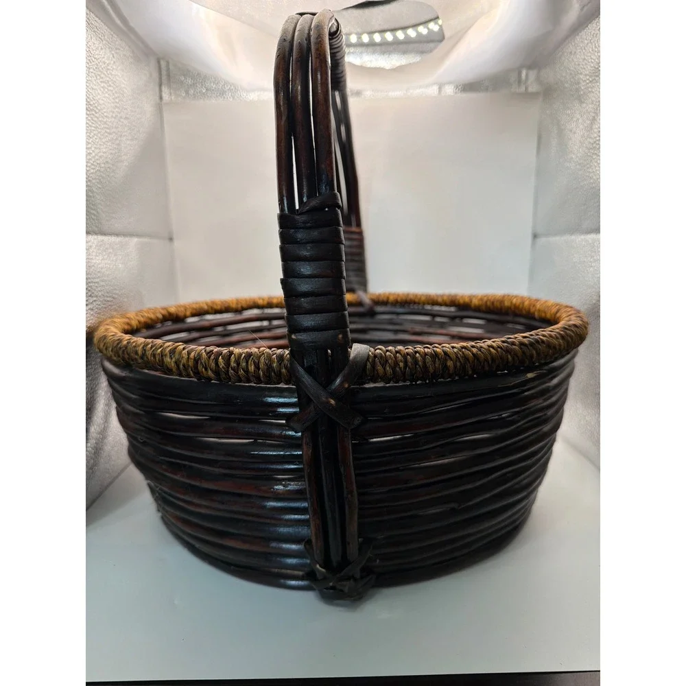 N/A handcrafted round